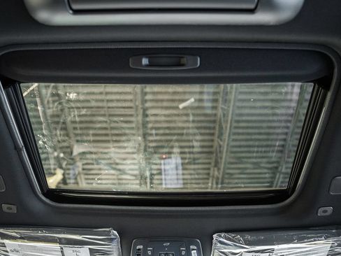 New 2026 Toyota Sienna Platinum AWD/4WD image 33