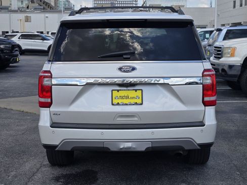 Used 2018 Ford Expedition XLT w/ Equipment Group 202A RWD image 7