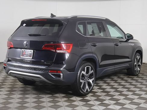 Used 2022 Volkswagen Taos SEL w/ Panoramic Sunroof Package AWD/4WD image 11