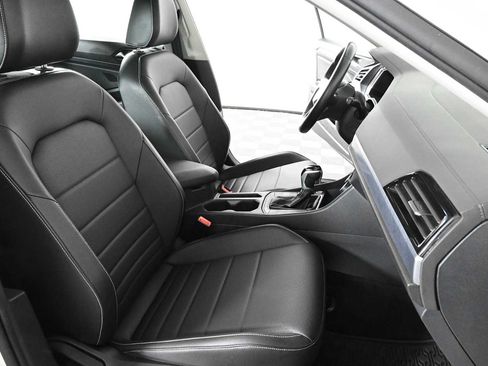 Certified 2023 Volkswagen Jetta SE w/ Panoramic Sunroof Package FWD image 11