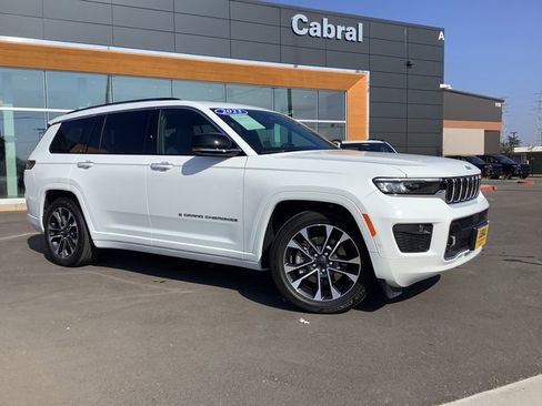 Used 2023 Jeep Grand Cherokee L Overland w/ Advanced Protech Group III image 2