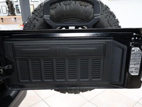 Used 2021 Jeep Wrangler Unlimited Rubicon w/ Steel Bumper Group AWD/4WD image 31