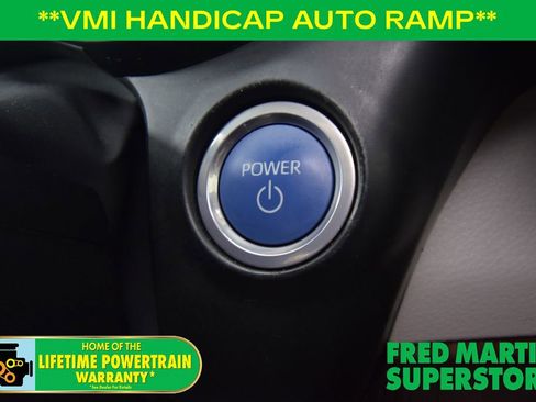 Used 2022 Toyota Sienna XLE image 35