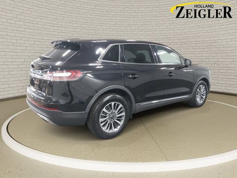 Used 2022 Lincoln Nautilus Reserve AWD/4WD image 5