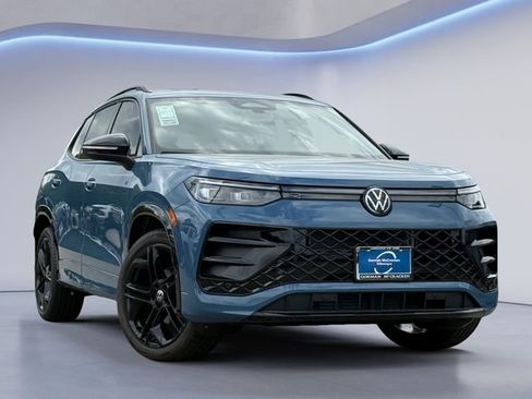 New 2026 Volkswagen Tiguan SE R-Line FWD image 1