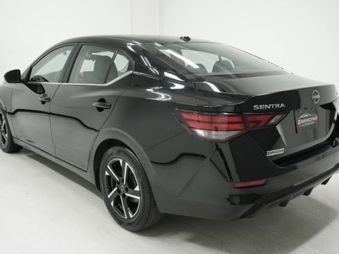 Used 2024 Nissan Sentra SV image 6
