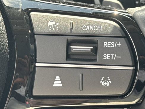 Used 2025 Honda Pilot Touring image 25
