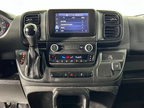 Used 2024 RAM ProMaster 2500 w/ Convenience Group FWD image 16