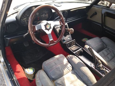 Used 1988 Alfa Romeo Spider Quadrifoglio image 25