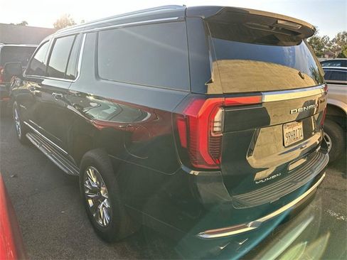 Used 2025 GMC Yukon XL Denali image 3