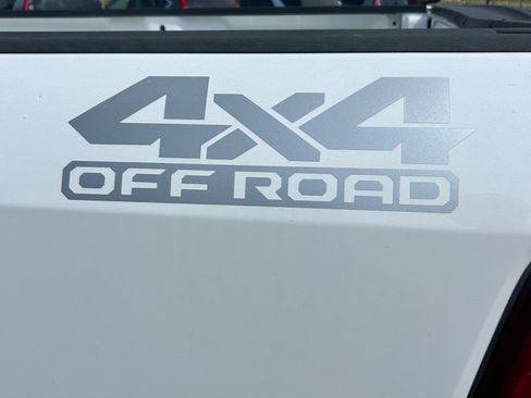 Used 2018 RAM 3500 Tradesman w/ Chrome Appearance Group AWD/4WD image 19