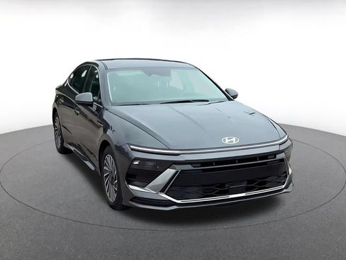 Used 2025 Hyundai Sonata SEL FWD image 3
