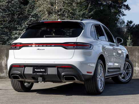 Certified 2026 Porsche Macan AWD/4WD image 11