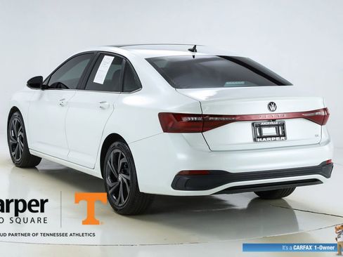 Used 2025 Volkswagen Jetta SE w/ Sunroof Package image 44