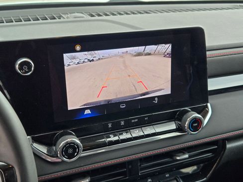 Certified 2024 Chevrolet Colorado Z71 w/ Safety Package image 18