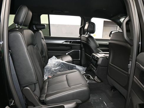 New 2026 Jeep Grand Wagoneer Limited image 39