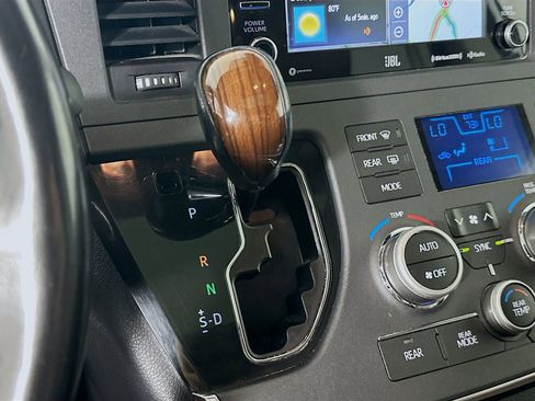 Used 2019 Toyota Sienna Limited Premium AWD/4WD image 27