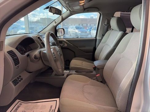 Used 2019 Nissan Frontier SV image 13