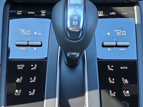 New 2026 Porsche Macan S image 13