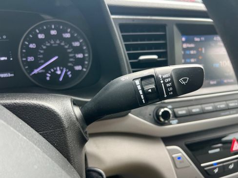 Used 2018 Hyundai Elantra SEL FWD image 18