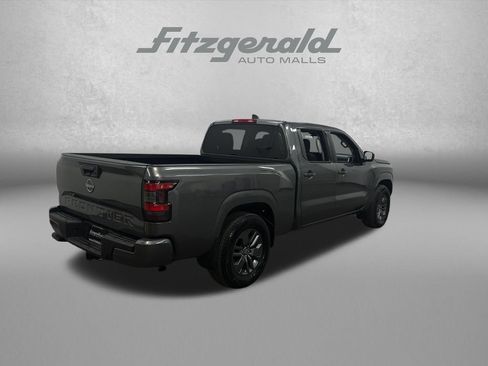Used 2025 Nissan Frontier SV w/ Tow Package RWD image 5