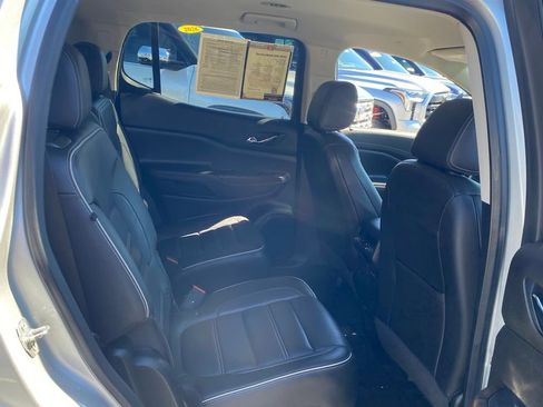 Used 2020 GMC Acadia Denali image 16