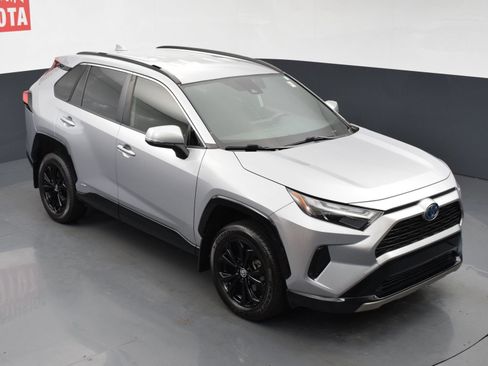 Used 2022 Toyota RAV4 SE AWD/4WD image 21