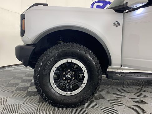 Used 2023 Ford Bronco Outer Banks w/ Sasquatch Package image 12