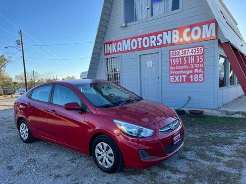 Used 2017 Hyundai Accent SE image 1