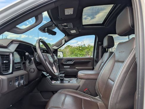 Used 2024 GMC Sierra 1500 Denali w/ Technology Package AWD/4WD image 13
