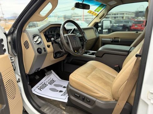 Used 2011 Ford F250 Lariat w/ Lariat Interior Pkg image 11