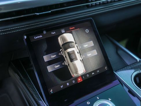 Used 2025 Cadillac Escalade V image 18