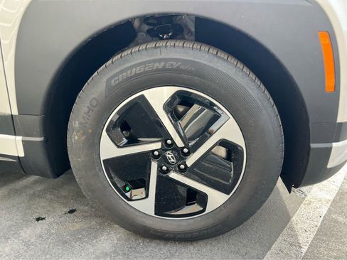 New 2026 Hyundai Ioniq 9 SE AWD/4WD image 16