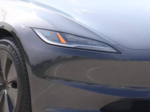 Used 2025 Tesla Model 3 Long Range RWD image 9
