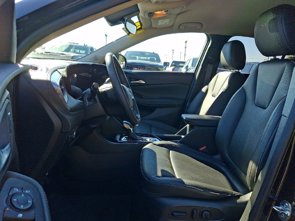 Certified 2024 Buick Encore GX Sport Touring w/ Comfort Package AWD/4WD image 13