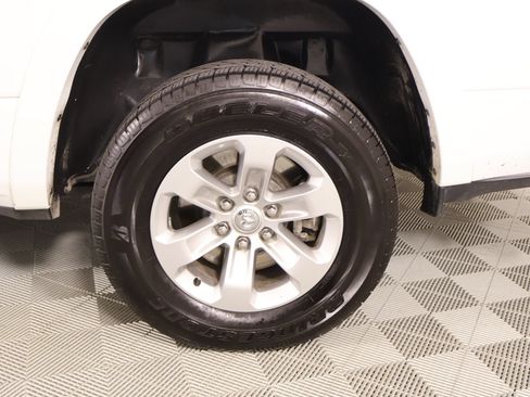 Used 2022 RAM 1500 Laramie AWD/4WD image 18