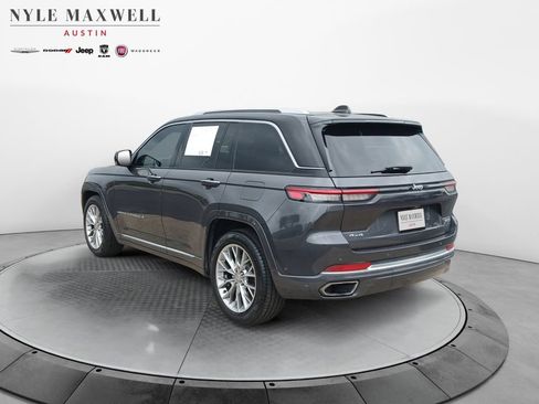 Used 2022 Jeep Grand Cherokee Summit w/ Luxury Tech Group V AWD/4WD image 14