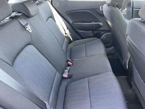 Certified 2025 Hyundai Venue SE image 25