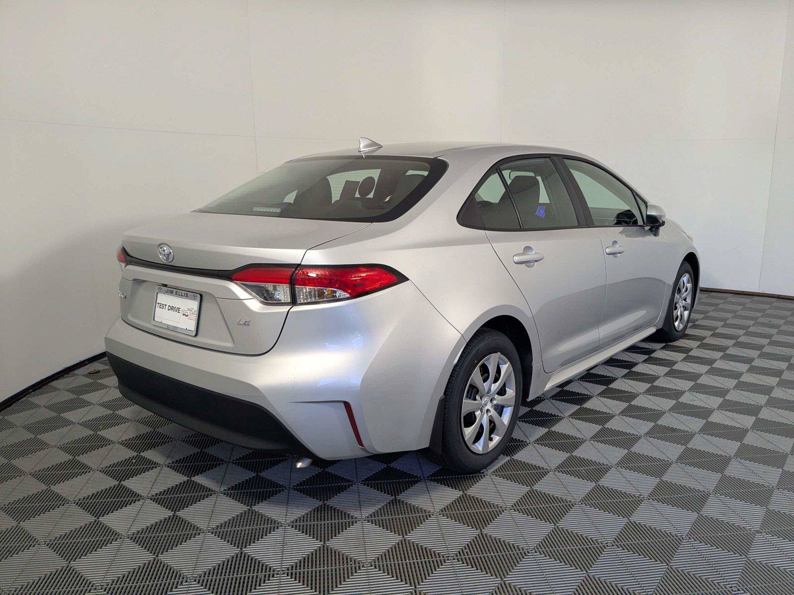New 2027 Toyota Corolla LE FWD image 4