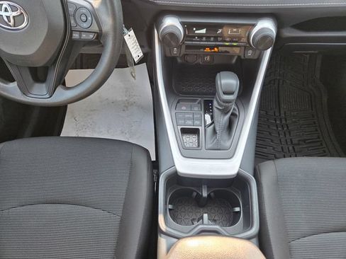 Used 2025 Toyota RAV4 LE AWD/4WD image 17
