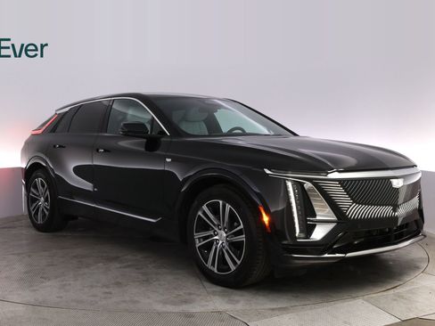 Used 2024 Cadillac Lyriq Luxury AWD/4WD image 13