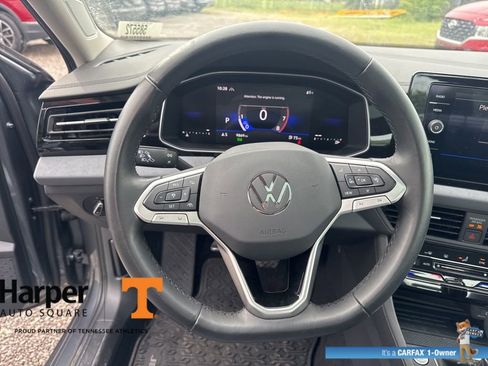 Used 2025 Volkswagen Jetta SE w/ Sunroof Package FWD image 17