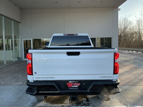 Used 2020 Chevrolet Silverado 2500 Custom w/ Custom Value Package image 21