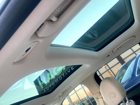 Used 2018 Mercedes-Benz GLC 300 4MATIC image 31