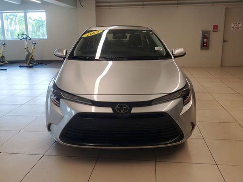 Used 2023 Toyota Corolla LE w/ LE Premium Package image 2