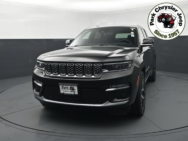 Used 2022 Jeep Grand Cherokee Summit AWD/4WD image 2