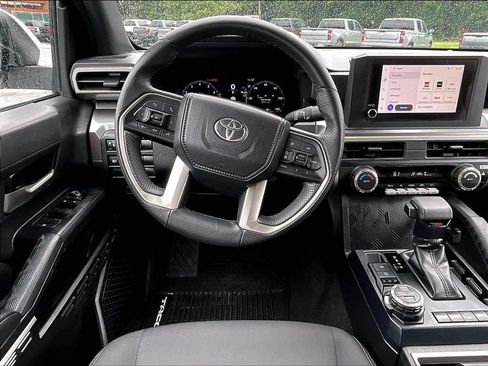 Used 2025 Toyota Tacoma TRD Off-Road AWD/4WD image 16