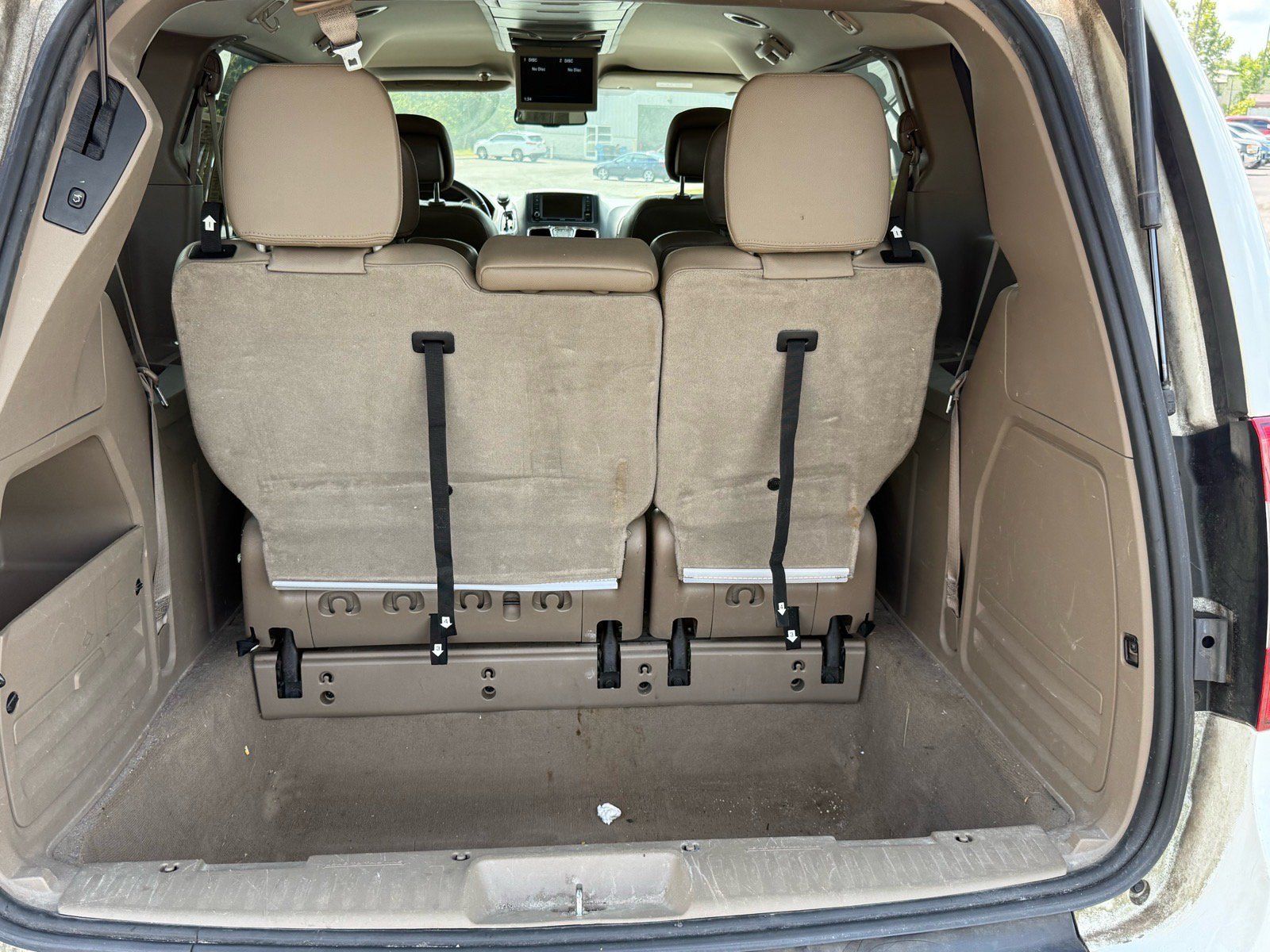Used 2016 Chrysler Town & Country Touring FWD image 20