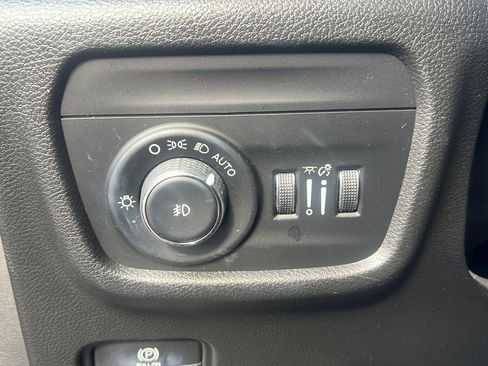 Used 2022 Jeep Grand Cherokee L Limited AWD/4WD image 29