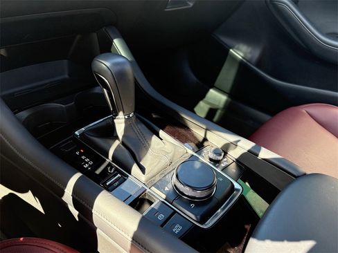 Used 2025 MAZDA MAZDA3 Hatchback w/ Appearance Package image 21